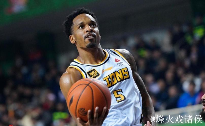 杨鸣捡到宝！辽篮状元拿12+3+2，锁死广厦MVP，不输给张镇麟