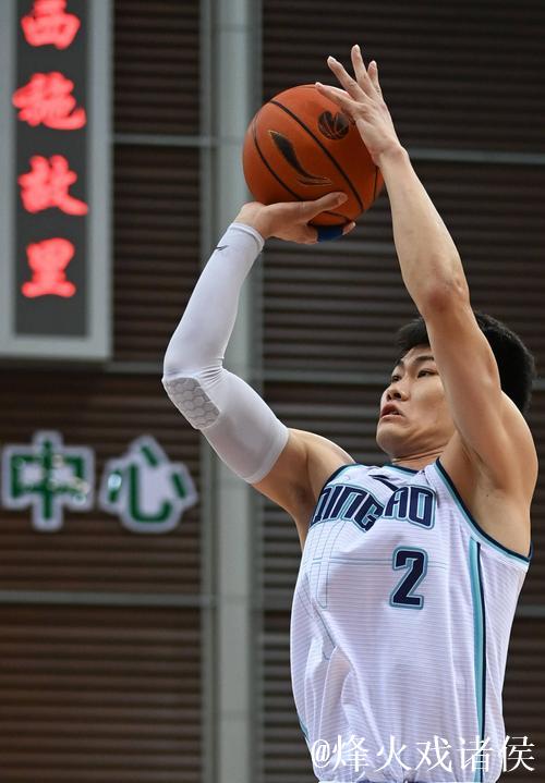 王睿泽全场出战22分钟,投篮7中4得到10分3篮板3助攻2抢断 王睿泽全场出战22分钟,投篮7中4得到10分3篮板3助攻2抢断