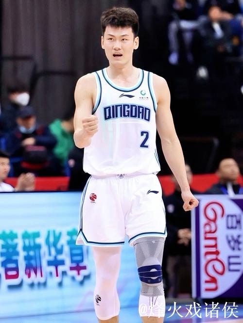 王睿泽全场出战22分钟,投篮7中4得到10分3篮板3助攻2抢断 王睿泽全场出战22分钟,投篮7中4得到10分3篮板3助攻2抢断